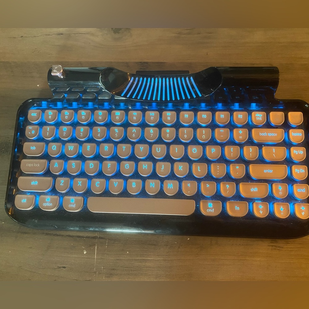 Vintage style KNEWKEY typewriter, mechanical keyboard Excellent Condition - Picture 5 of 7